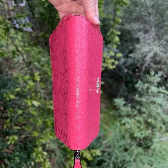 COACH Long Zip-Around Wallet Pink Embossed Leather w Gold Hardware AUTHENTIC - Picture 6 of 8